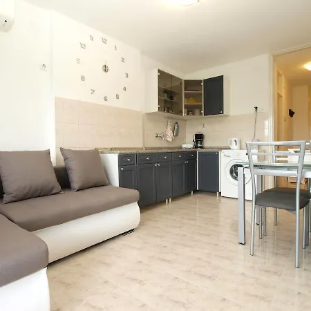 Danijela 1677 Apartment